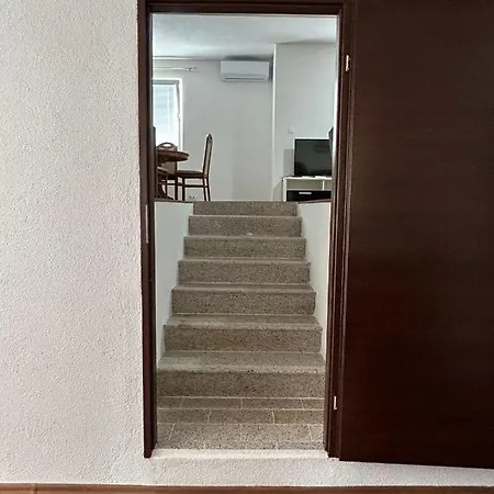Aura Whole For Rent Ilijas